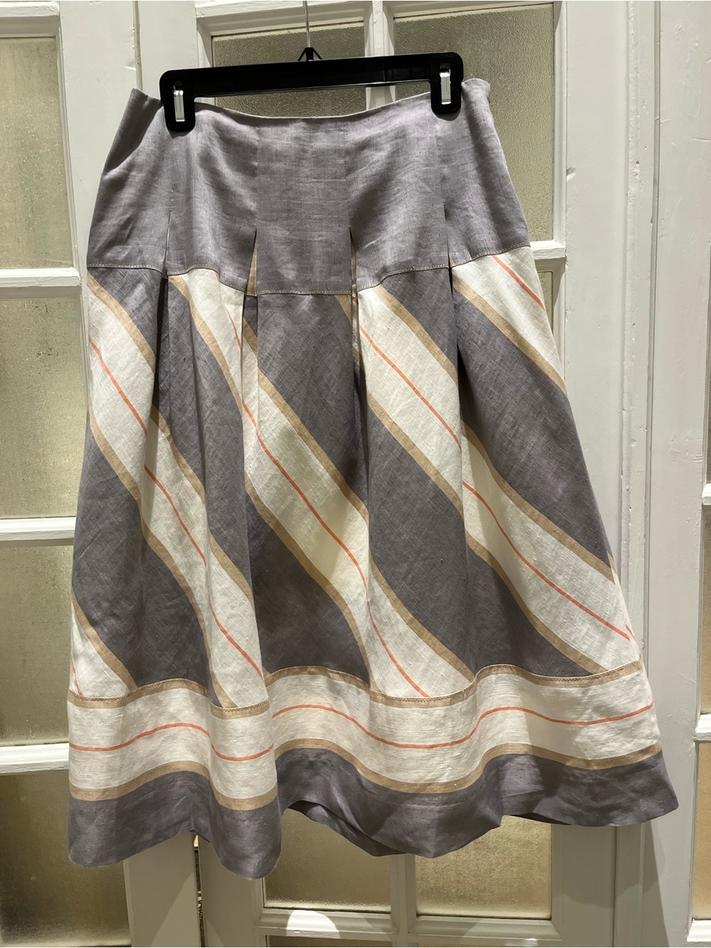 Per Se Gray and Cream Striped Pleated Skirt